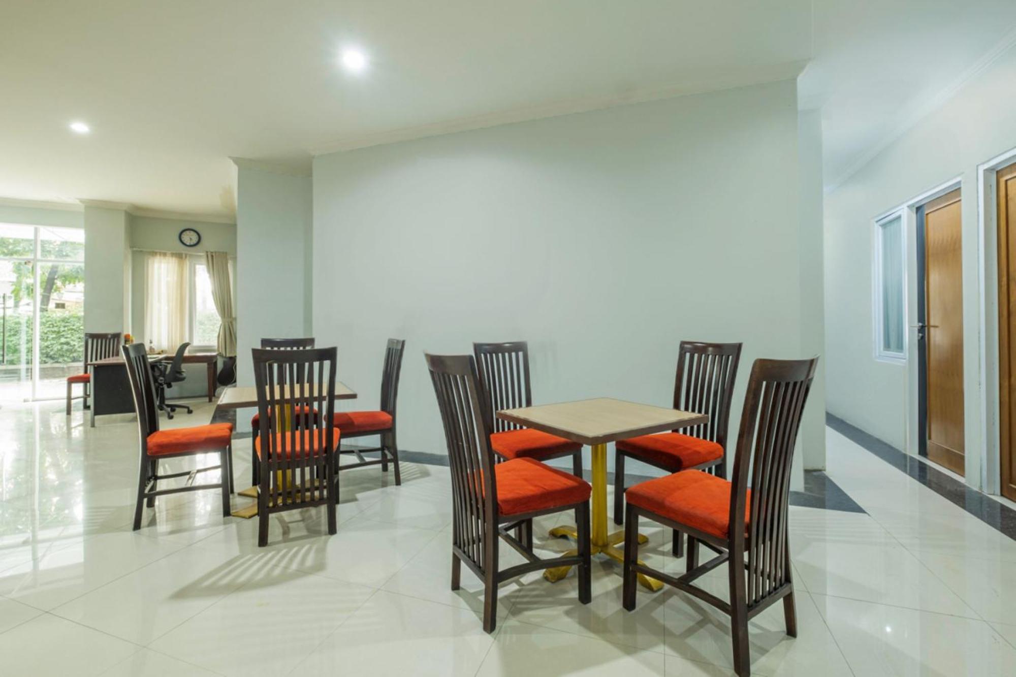 Oyo Living 2195 Al Jazeerah Residence Syariah Bandung Luaran gambar